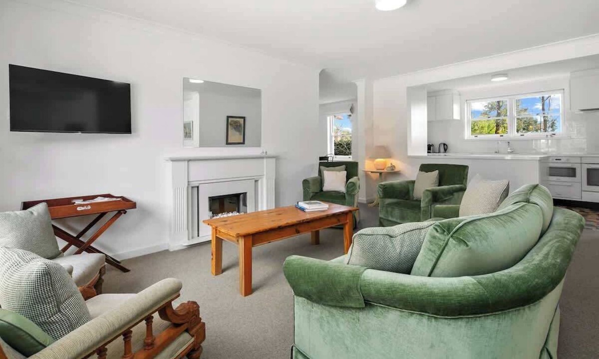 Mitcham House | Between City & Hills