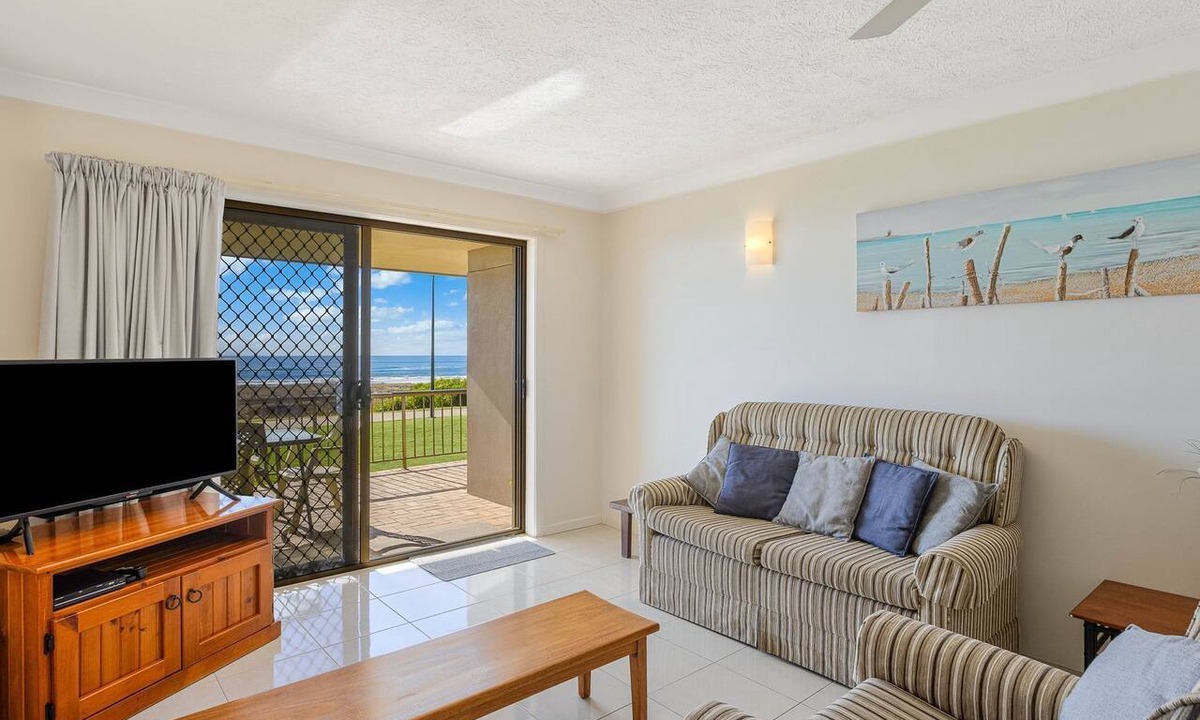 Bilinga Apartment | Bilinga Beach 4 - Absolute Beachfront