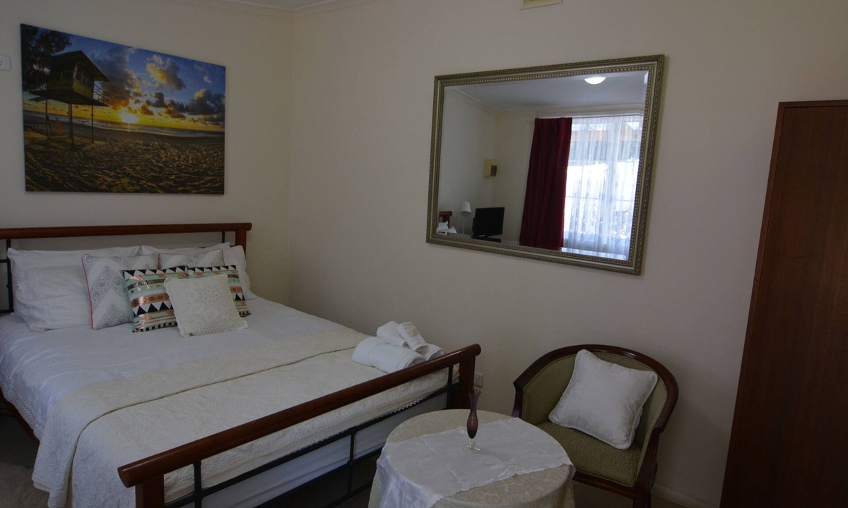 Blackburn House | Blackburn Lodge Serviced Studio Apartment 3