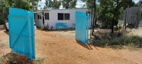 Lightning Ridge House | Blue Flower Cottage