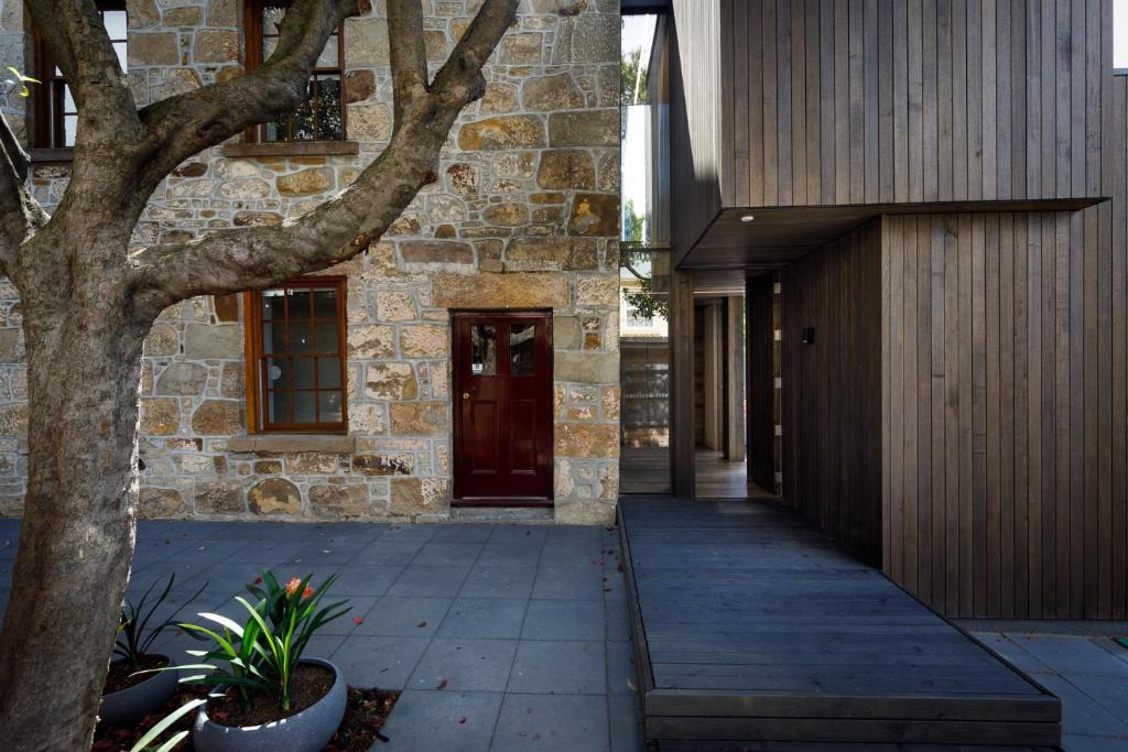 Hobart Central Business District Villa | Blue Magnolia
