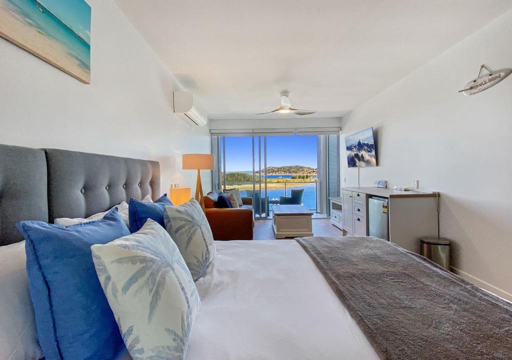 Nelly Bay Hotel | Blue on Blue Studio Room 1362