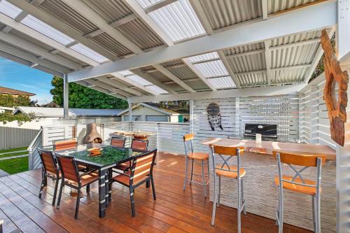 Long Jetty House | Blue Summer House