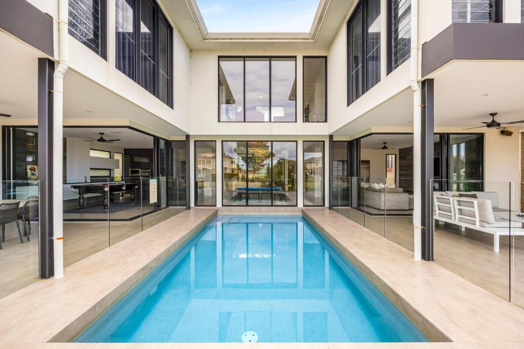 Broadbeach Waters House | Bluewater Oasis - Heated Pool Winter Discounts