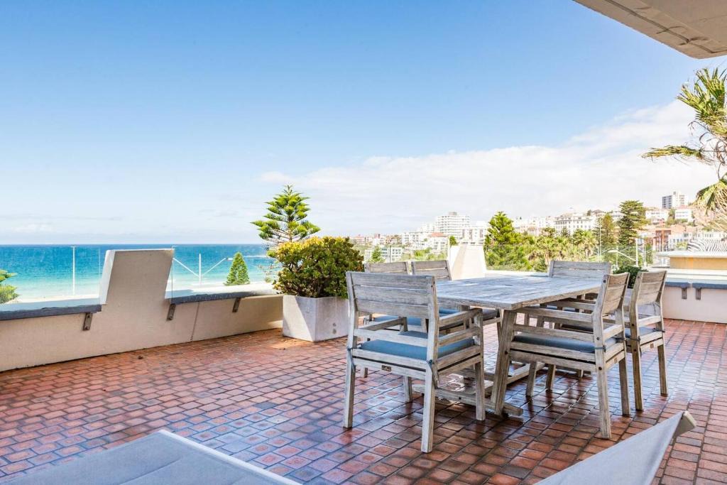 Bondi Beach Apartment | Bondi Beachfront Lifestyle - Ocean Views and Parking