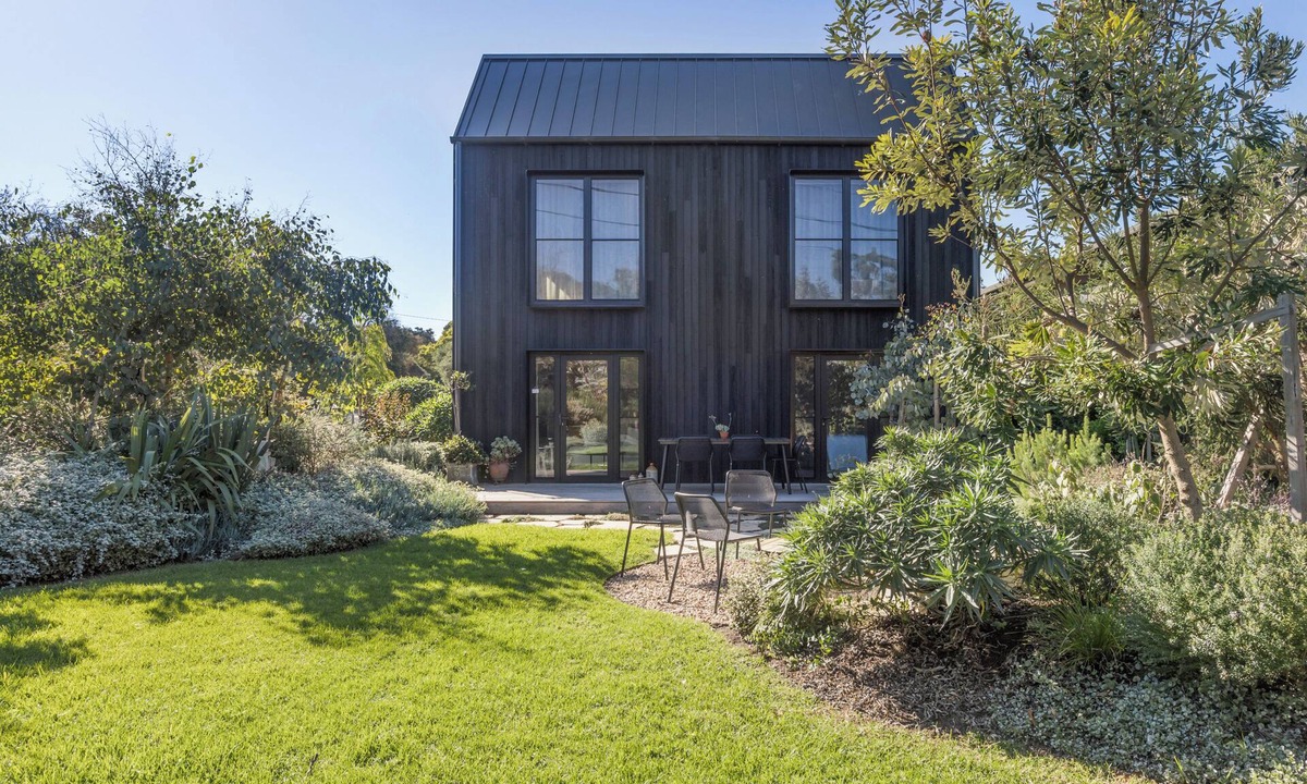 Blairgowrie House | Botanica Blairgowrie - Coastal Designer Retreat with Garden + Deck