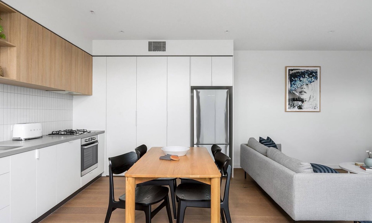 Glen Iris Apartment | Boutique Stays - Axel Apartments 202 The Radnor