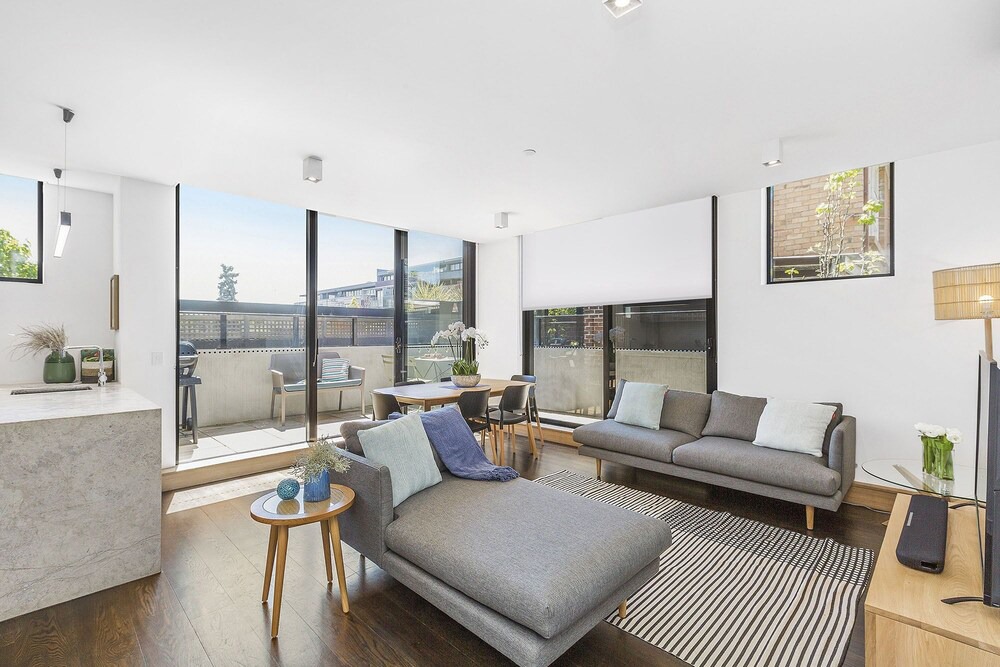 Hawthorn Apartment | BOUTIQUE STAYS - Maybloom