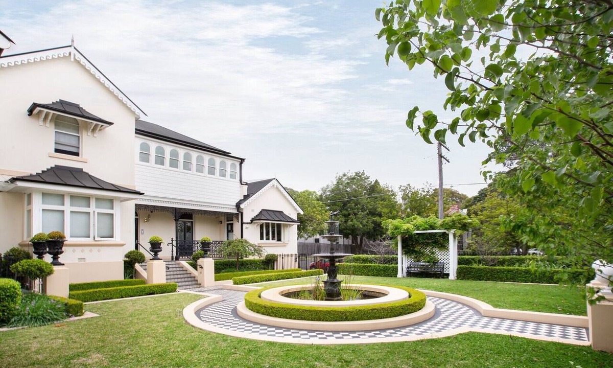 Lewisham Apartment | Boutique Studio Apartment in Heritage Home