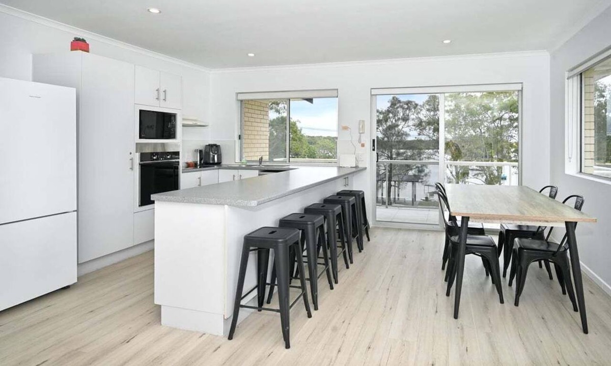 Maroochydore Apartment | Bradman Ave Gem: River Views & Outdoor Activities