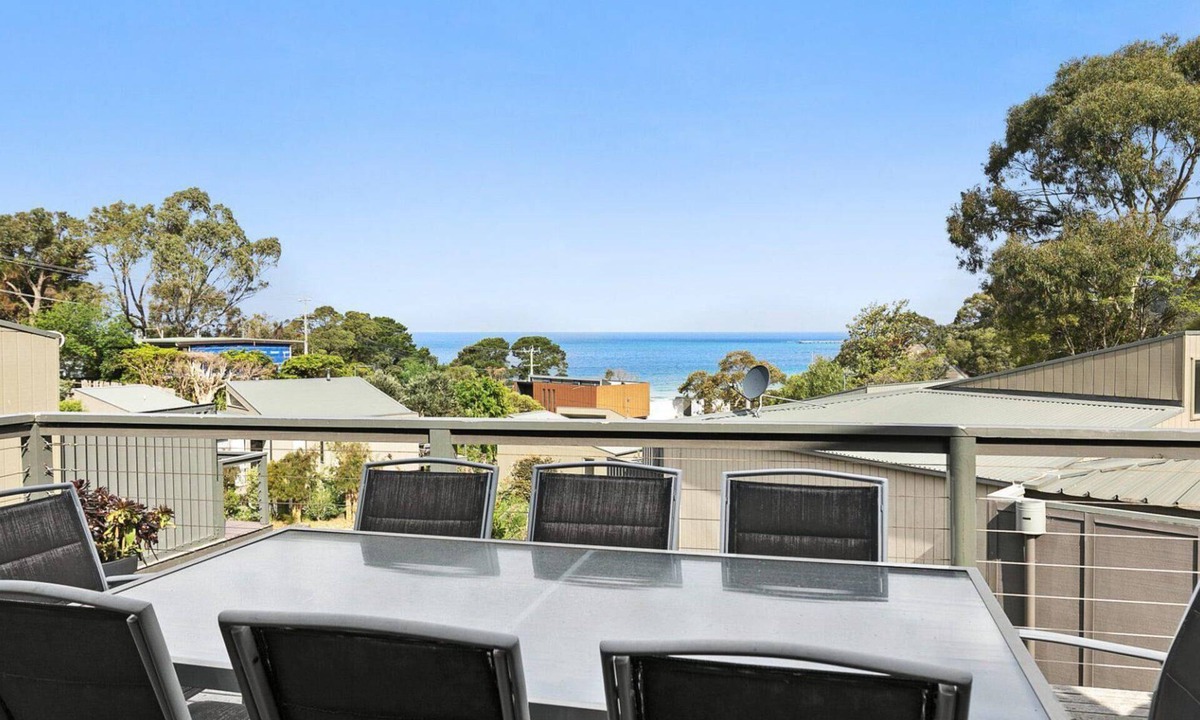 Lorne House | Breakers 4 - Contemporary Townhouse