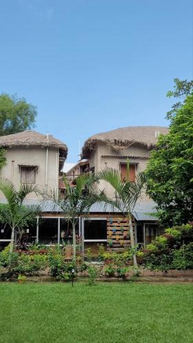 Diamond Harbour Resort | Breathing Earth.