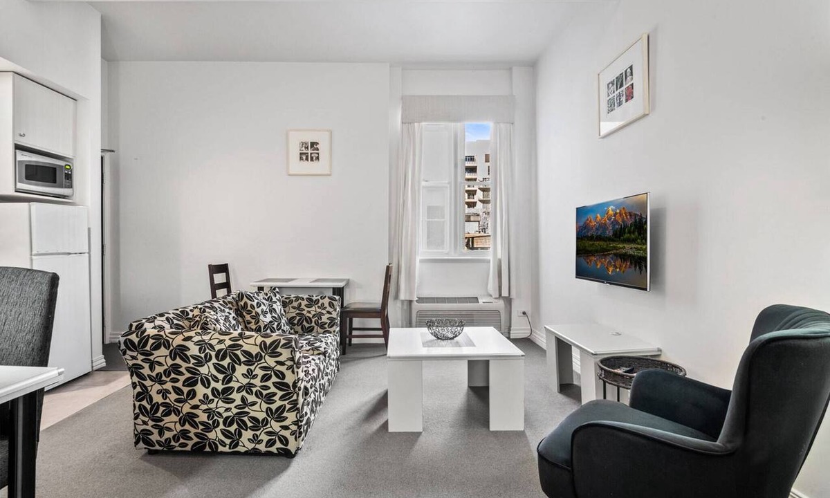 Melbourne Central Business District Apartment | Bright 1-Bed Apartment Steps from Collins Street