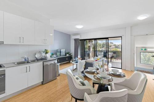 Norman Park Apartment | Bright 2B2B Apartment near the City Free Parking