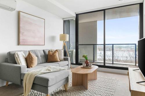 Abbotsford Apartment | Bright 2BR Apartment Close to the Yarra