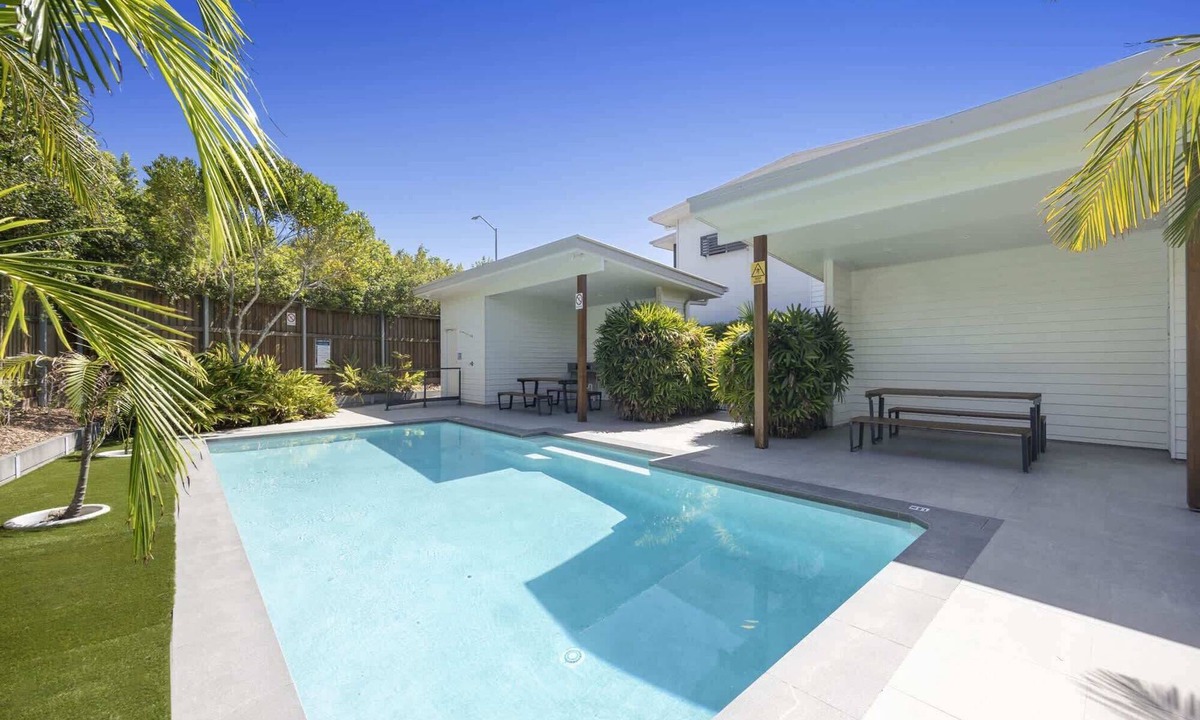 Wurtulla House | Bright 3-Bed Home with Private Courtyard