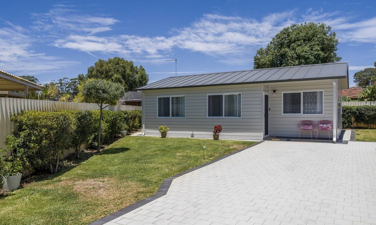 Thornlie Apartment | Bright and Spacious 2-Bed Thornlie Family Home