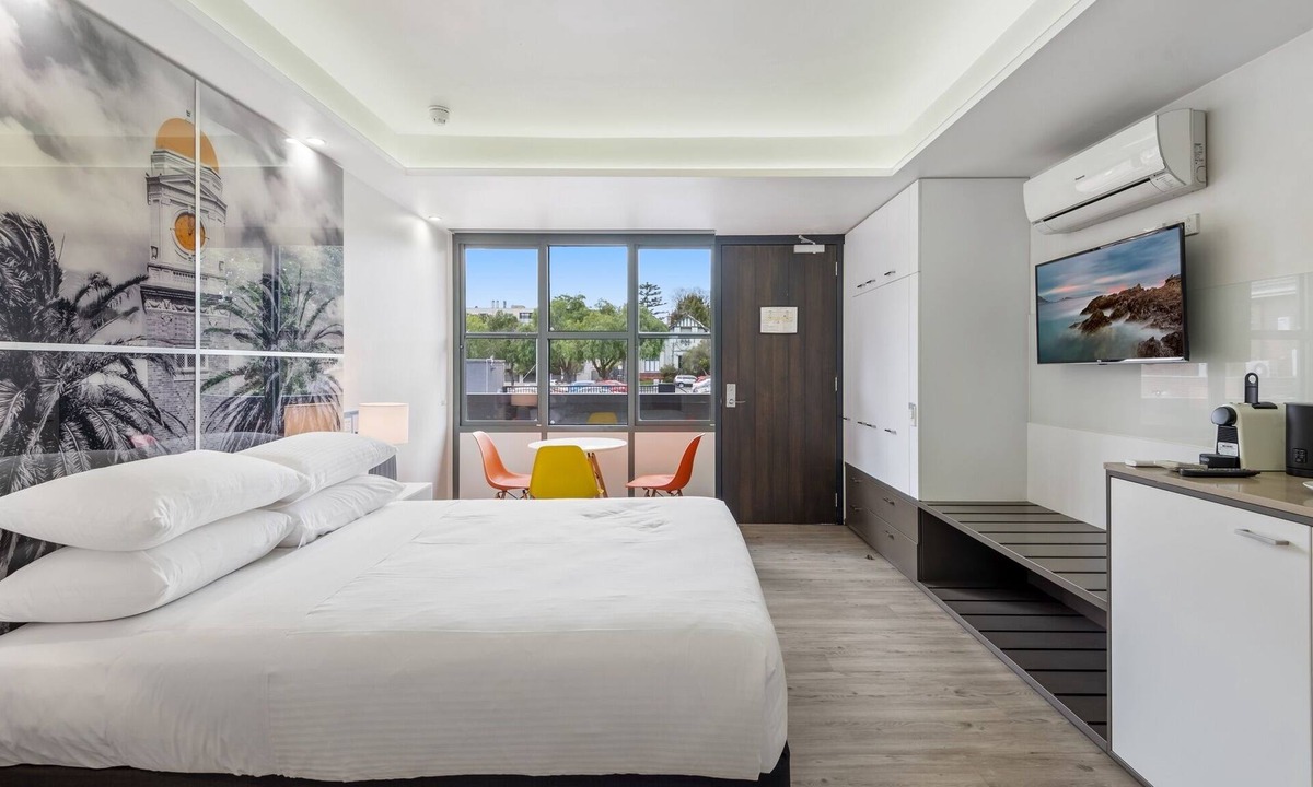 St Kilda Apartment | Bright Coastal Studio in St Kilda Beach Area