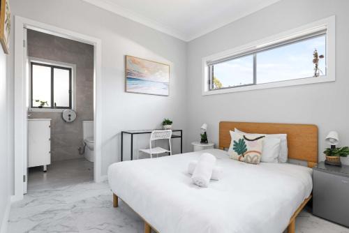 Ryde House | Bright Detached Double Ensuite Room - Shared Amenities - Near Top Ryde City