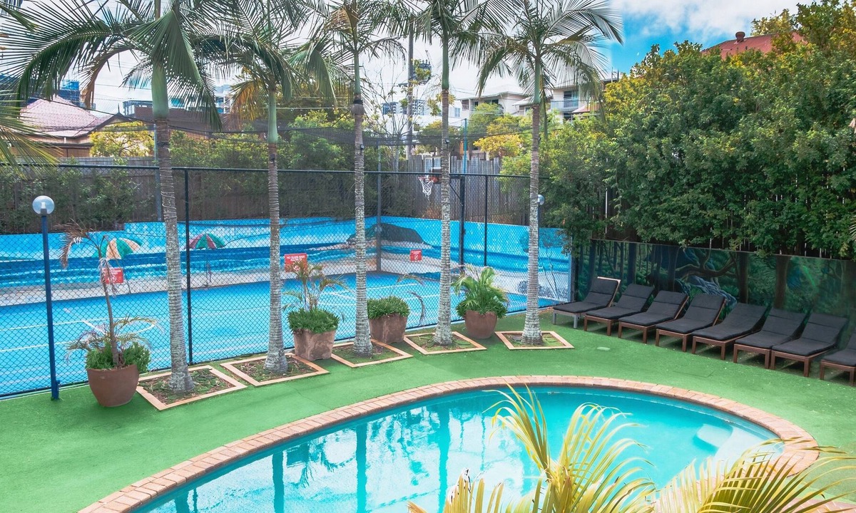West End Hostel | Brisbane Backpackers Resort - Group of 4