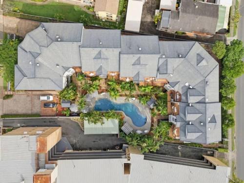 Labrador Apartment | Broadwater Waterfront Balcony near Sea World
