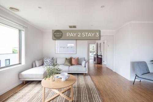 Safety Beach House | Brooklyn Beach Abode Walk to the beach