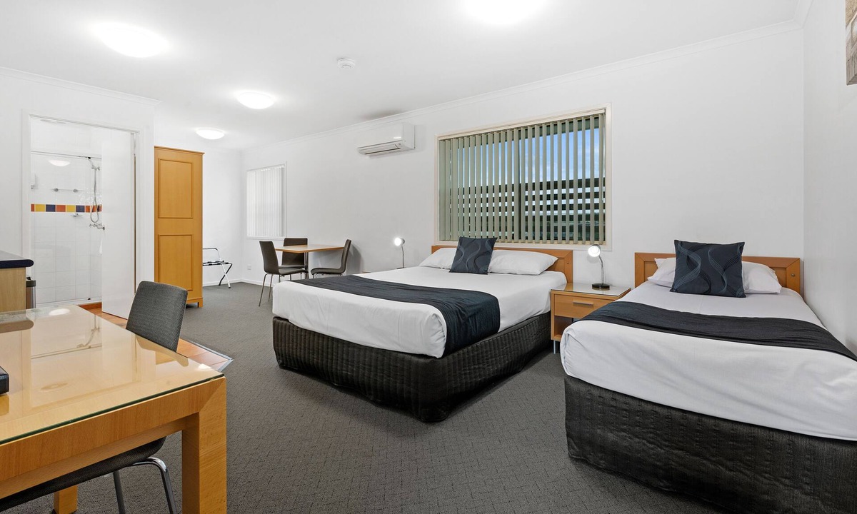 Hillcrest Hotel | Browns Plains Motor Inn