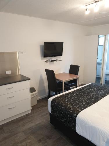 Hamilton Hotel | Budget on the Lake