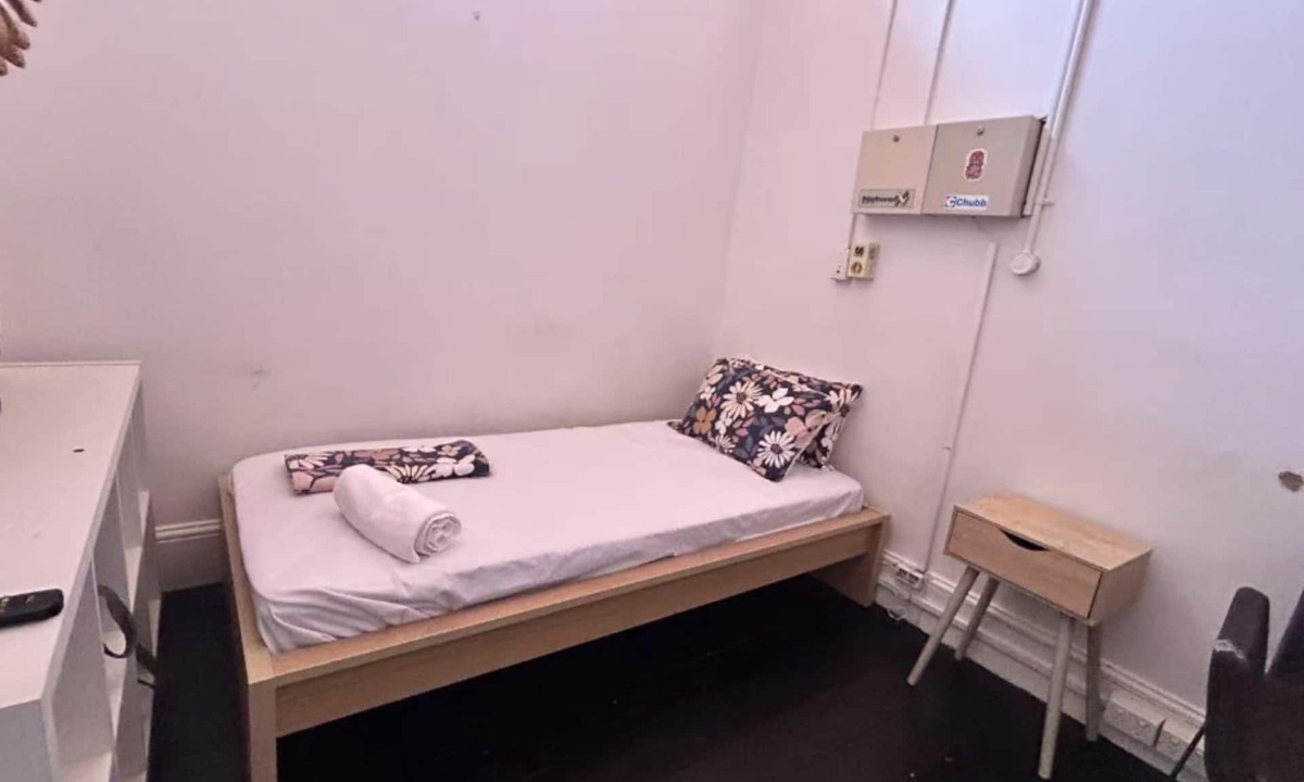 Adelaide Central Business District Hostel | Budget Single Room in CBD