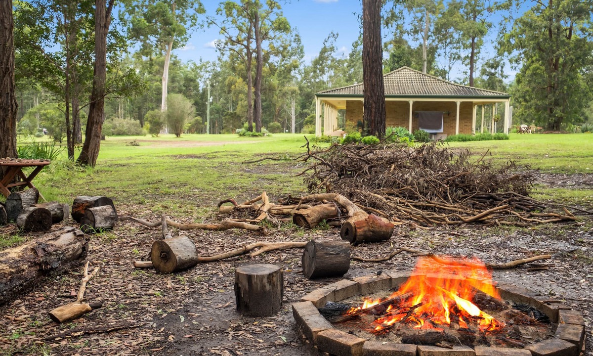 Millfield House | Bundara- Hunter Valley Retreat | Sleeps 11 | Rural | Resting amongst the trees