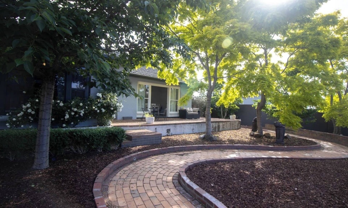 Buninyong House | Buninyong Golfside Getaway