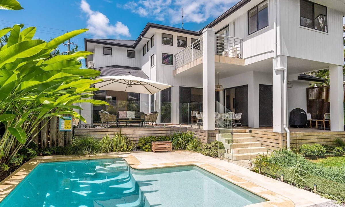 Byron Bay House | Byron Bay Accom - Sunset on Massinger - 60 Massinger Street - Pets on Request