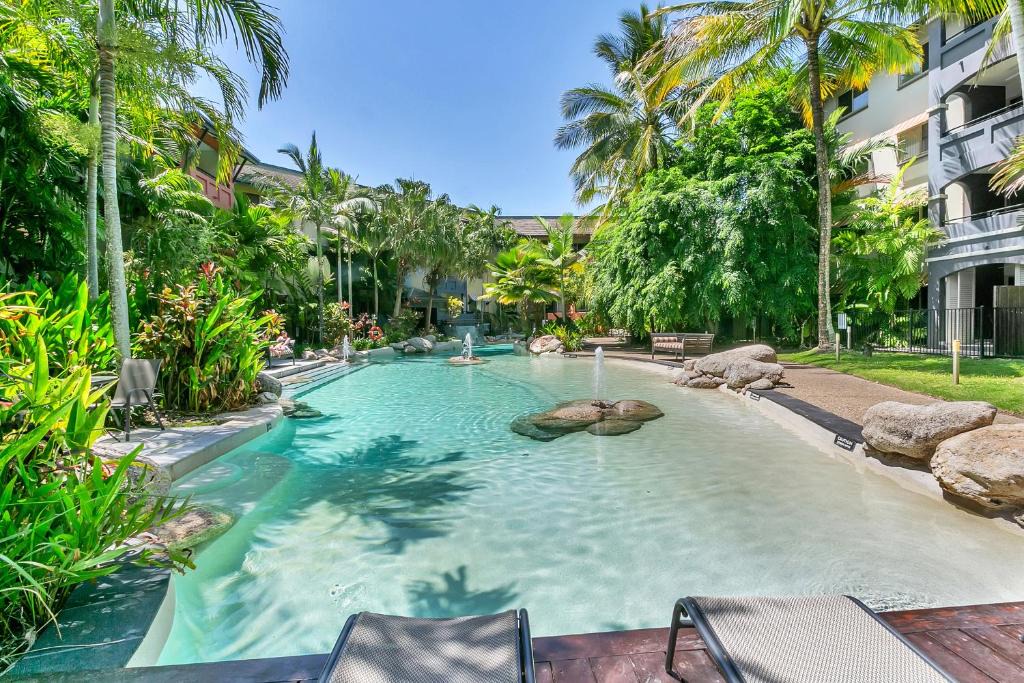 Westcourt Apartment | Cairns One - Silverwood View