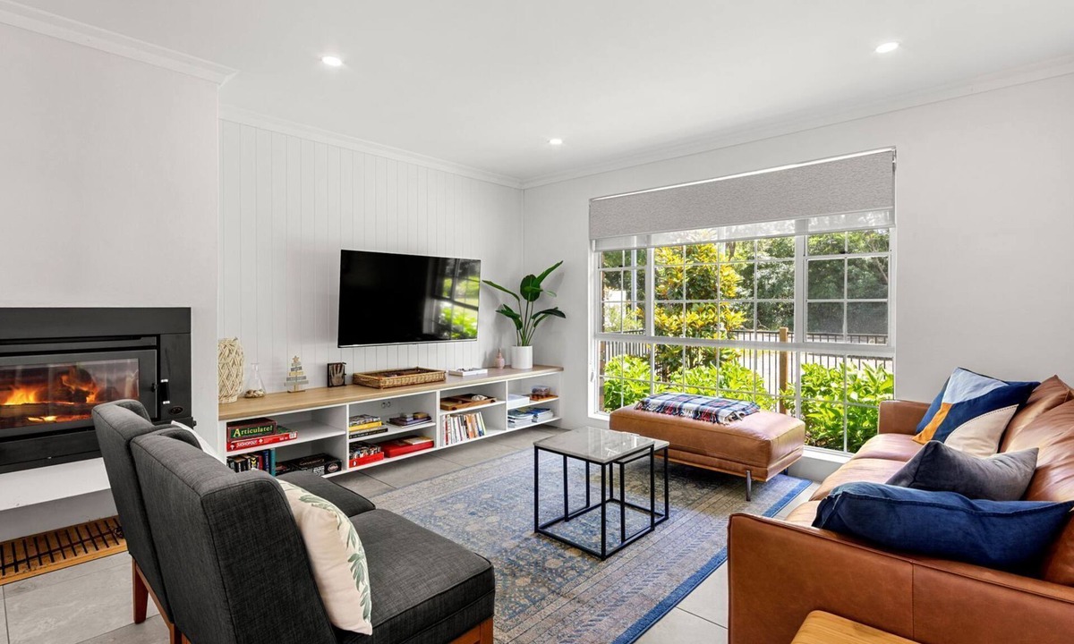 Callala Bay House | Callala Bay n Beach House - Pet Friendly with Fireplace
