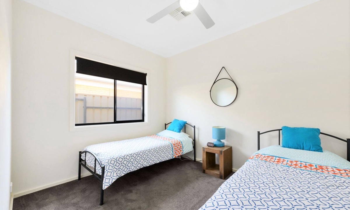 Moonta Bay Hotel | Calm Waters, Moonta Bay