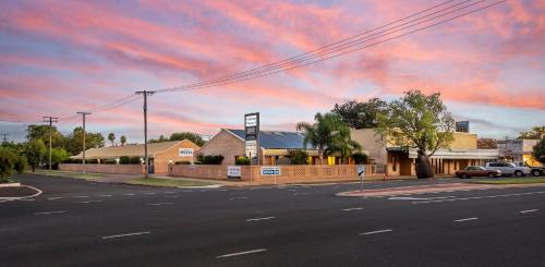 Mitchell Hotel | Cambridge Motel