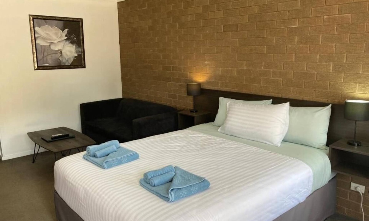 Narrandera Hotel | Camellia Motel