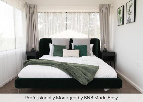 Canobolas House | Canobolas Cottage - Amazing Farm Stay, 4 King Beds