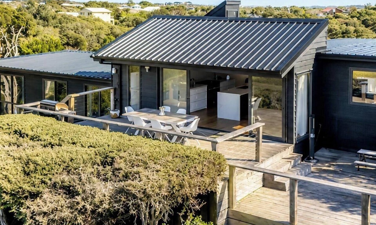 Rye House | Capeviews on Higgins with separate Studio