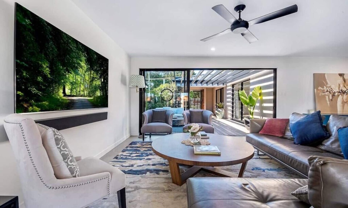 Isle Of Capri House | Capri Waterfront Oasis Pool, 4bd steps to Surfers