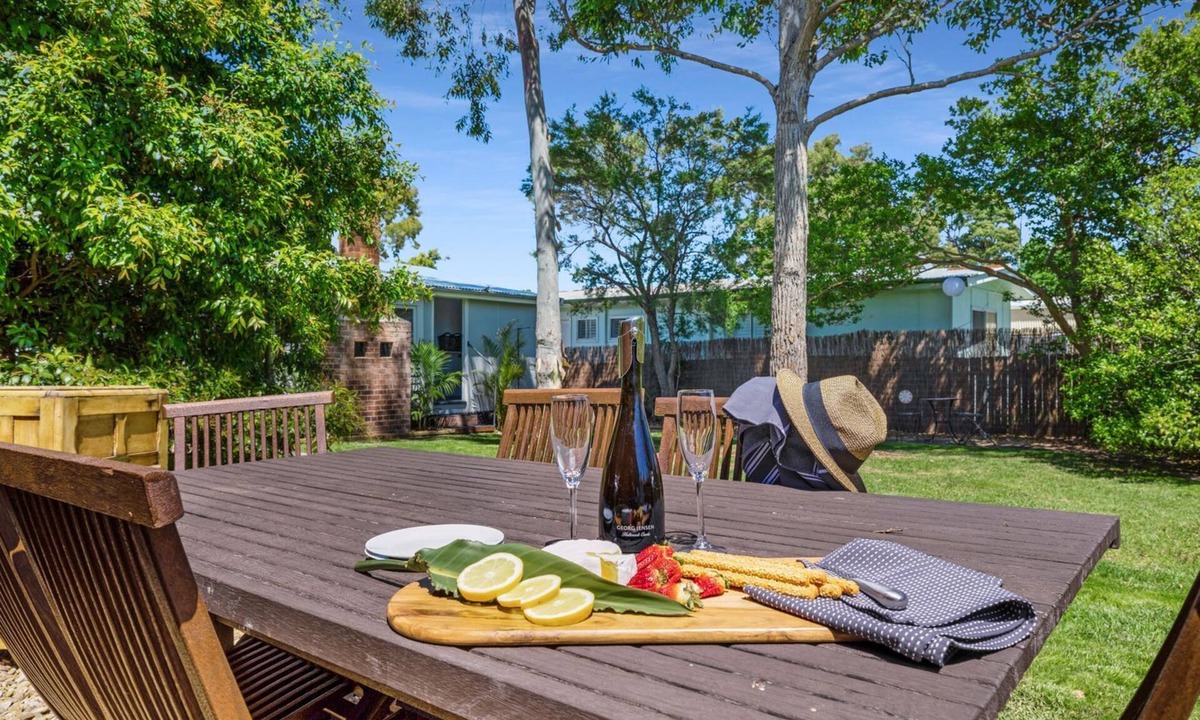 Huskisson House | Captains Cottage - Huskisson - Pet Friendly