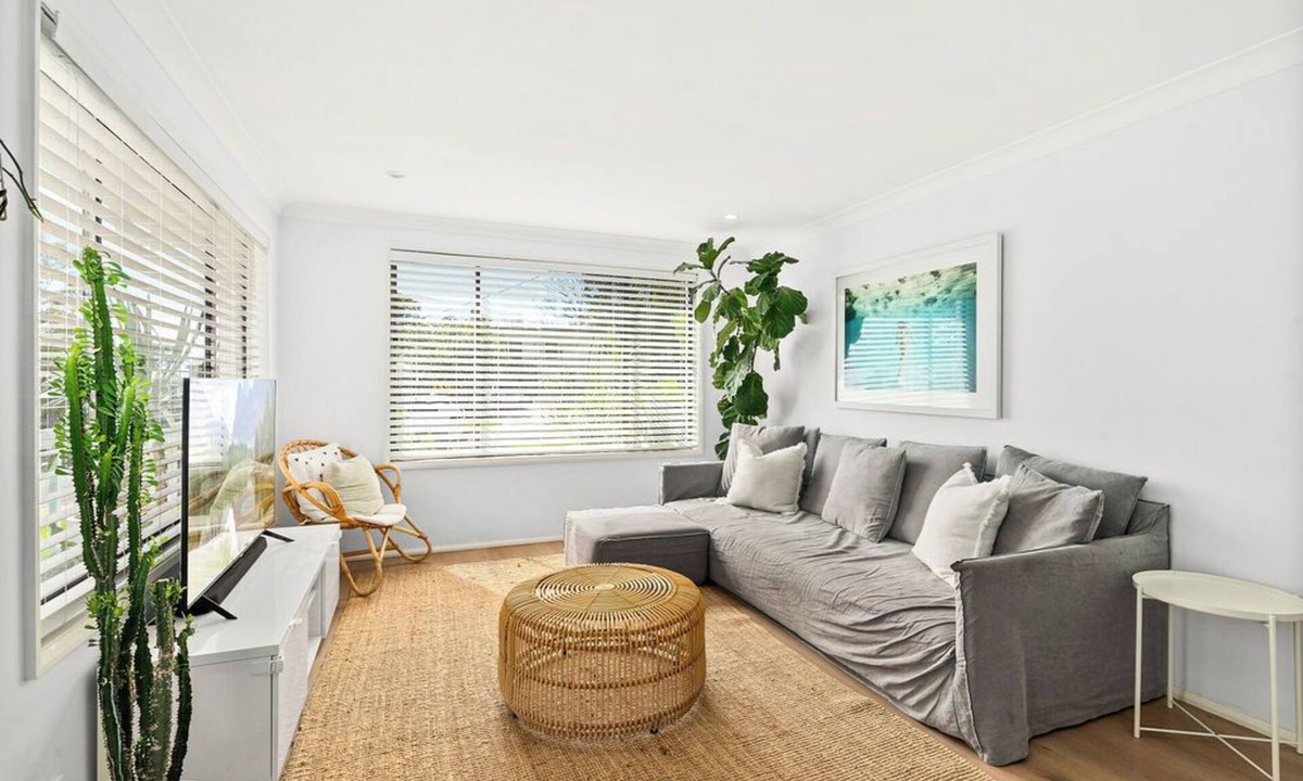 Mollymook Beach House | Casa Blanco | Pet friendly | Pay 2, Stay 3!