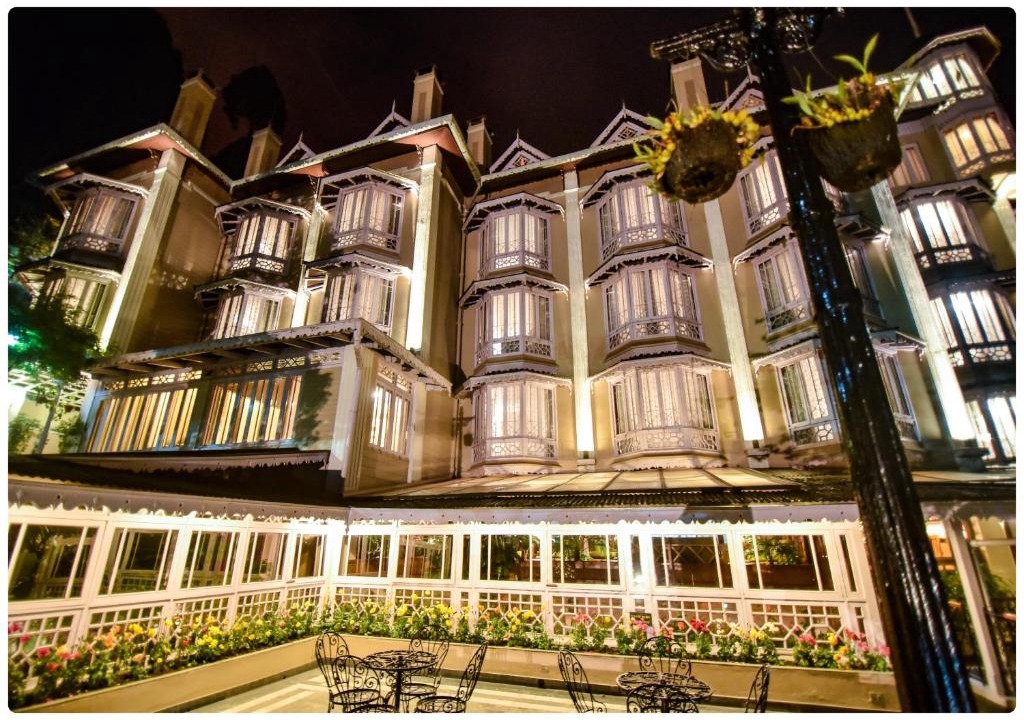 Darjeeling Hotel | Cedar Inn