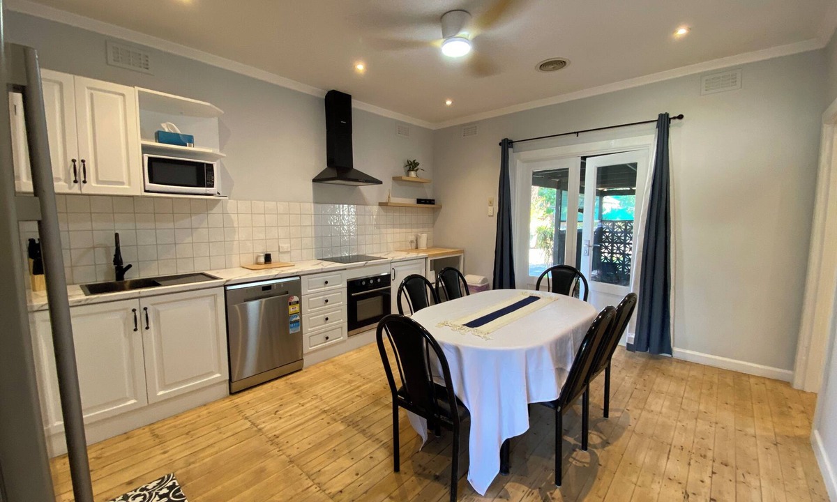 Long Gully House | Central 1940s Bendigo Home Hamptons Heritage Reno