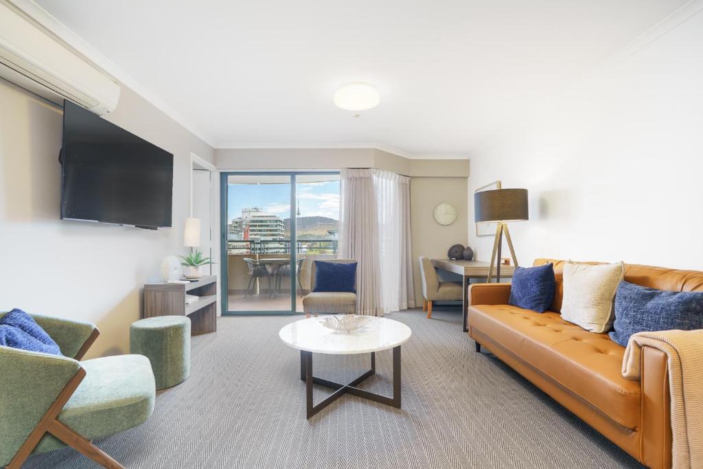 Canberra City Centre Apartment | Central 2BR apartment, Hotel vibe, Walk everywhere - Hosted by Canstay