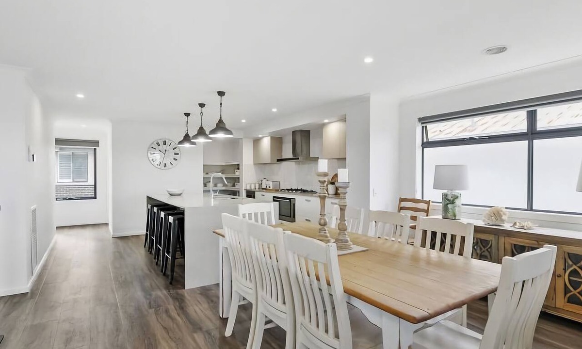 Torquay House | Central Beach House 52a
