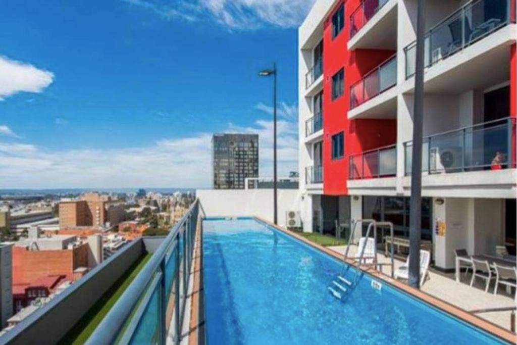 Perth Central Business District Apartment | CENTRAL CBD EXEC STUNNING VIEW WIFI NETFLIX WINE