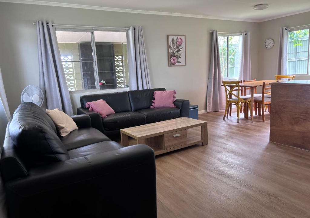 Atherton House | Central, Tidy and Private 3 Bedroom