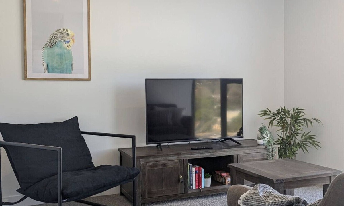 Phillip Apartment | Central Tranquillity @Woden