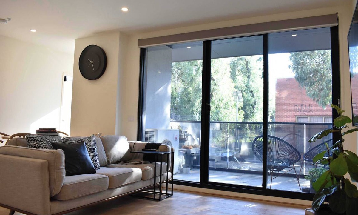 Richmond North Apartment | Charming 2BDR Apartment in Richmond close to MCG